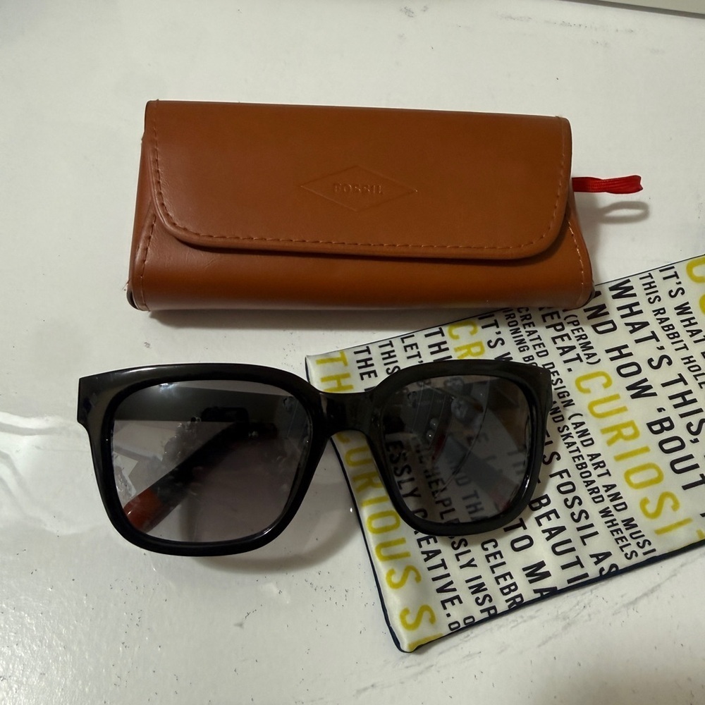 Fossil Tan Leather case sunglasses with orange Accent